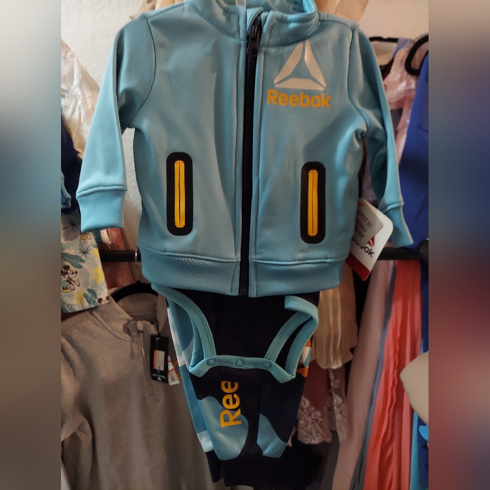 Reebok 3 pc set Sz 0-3 months NWT sweater, onsie, pant
